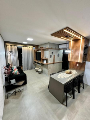 Apartamento luxuoso e completo há 500m da praia Ponta Verde!